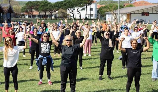 Adana Büyükşehir Belediyesi'nden Zumba etkinliği