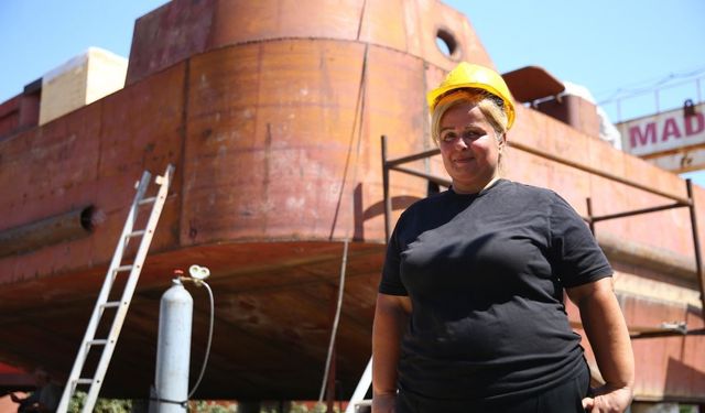 Adana’da muhasebeci olarak başladığı tersanede gemi ustası oldu