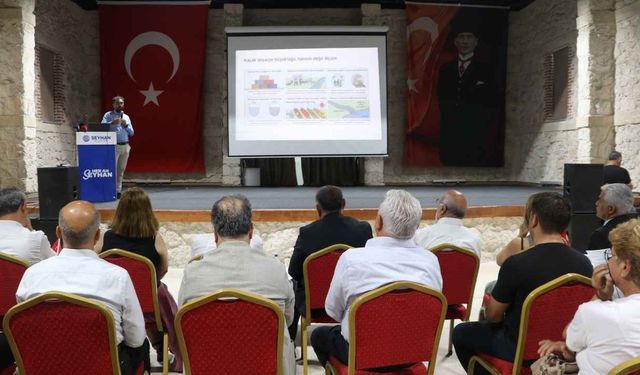 Adana’ya yılda 400 bin ton plastik atık getiriliyor: Uzmandan dikkat çeken uyarı