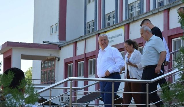 Ceyhan Kaymakamı Kurtyemez, öğrenci yurtlarını inceledi