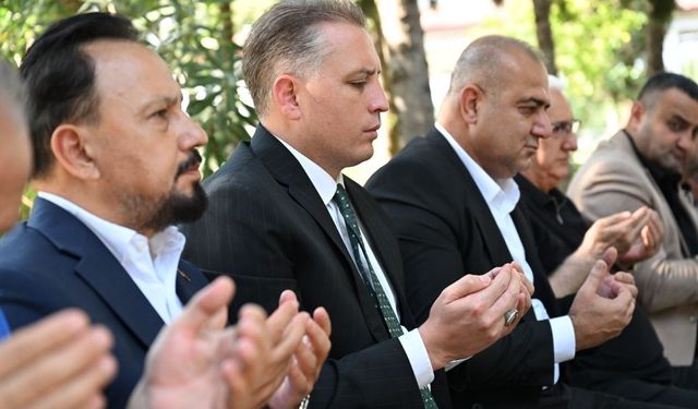 MHP Adana'da Recâi Yıldırım kabri başında dualarla yâd edildi!