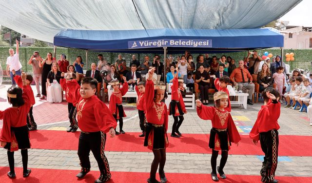 Süreyya Yavuz, miniklerin okul heyecanına ortak oldu