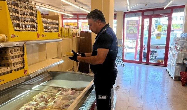 Yumurtalık Belediyesi'nden sıkı denetim: Marketler titizlikle incelendi