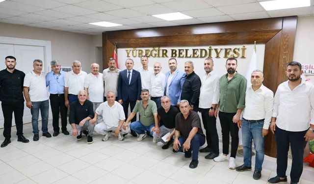 Yüreğir’de muhtarların talepleri masaya yatırıldı: Tarık Özünal muhtarlarla buluştu