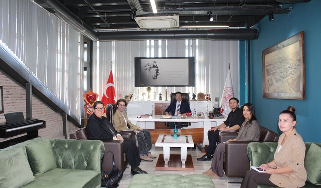 Adana Devlet Tiyatrosu’ndan İl Kültür ve Turizm Müdürlüğü’ne ziyaret