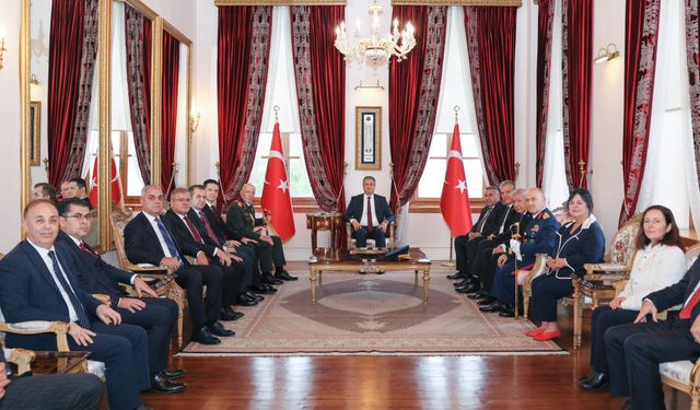 Adana Valisi Mustafa Yavuz, Cumhuriyet Bayramı tebriklerini kabul etti