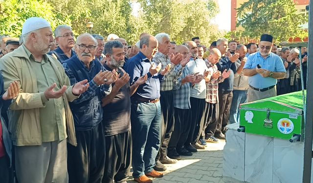 Adana’da damdan düşerek ölen 59 yaşındaki işçi toprağa verildi