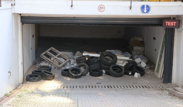 Adana’da otopark anlaşmazlığı araçları mahsur bıraktı