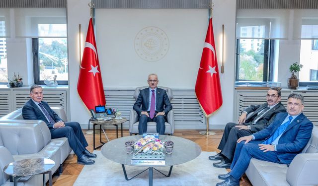 Adana'nın ulaşım projeleri Ankara'da masaya yatırıldı!