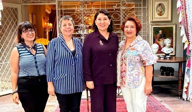 AK Parti Adana Milletvekili Sunay Karamık kadın girişimcilerle buluştu