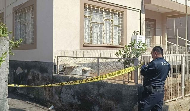 Adana’da tamir için çıktığı damdan düşen 59 yaşındaki işçi hayatını kaybetti