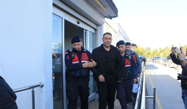Emrah Kozay sağlık kontrolünden geçirilerek jandarmaya götürüldü