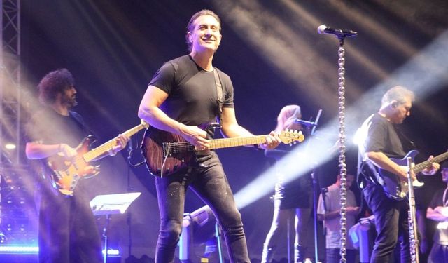 Kıraç, Adana Lezzet Festivali'nde sahne aldı