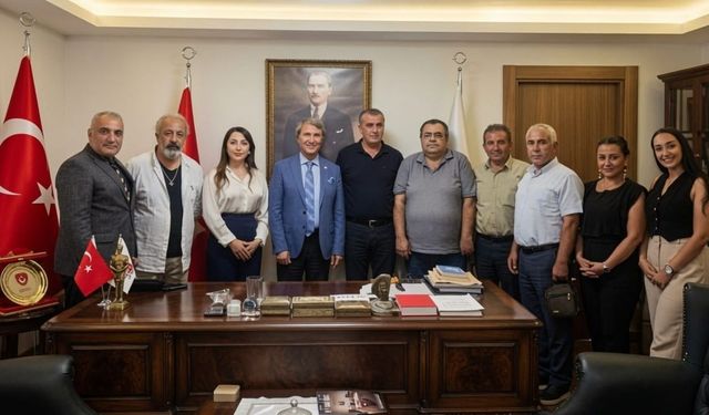 Kutlu Parti Adana teşkilatından Yusuf Halaçoğlu'na ziyaret