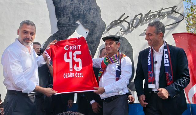Özgür Özel'den Mersin'de sert çıkış: “Bu, Silifke'nin iradesine kafa tutmaktır”