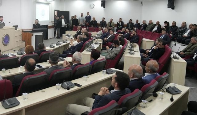 Seyhan Belediye Meclisi'nde 7 milyar 100 milyon TL'lik bütçe mesaisi