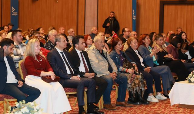Yüreğir Kültür Sanat Akademisi'nden Cumhuriyet Türküleri Konseri