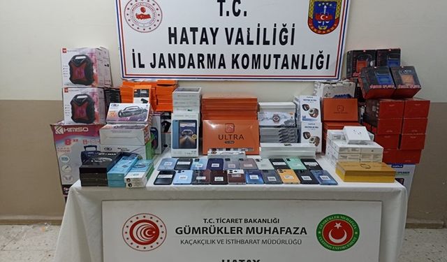 Hatay’da kaçak cep telefonu operasyonu