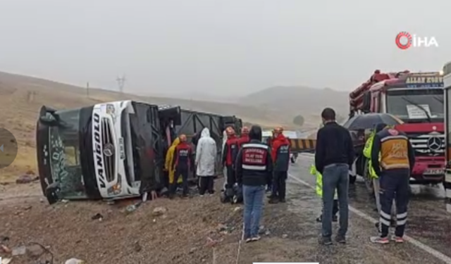 Sivas’ta yolcu otobüs devrildi: 7 ölü, 40 yaralı