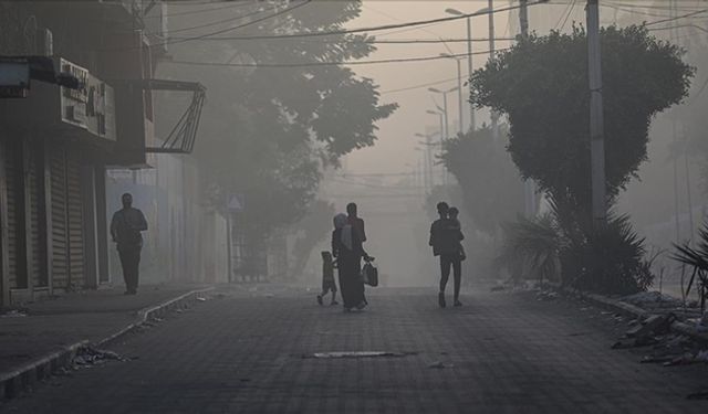 İsrail ordusunun Gazze'de gece boyu süren hava ve topçu saldırılarında onlarca kişi öldü