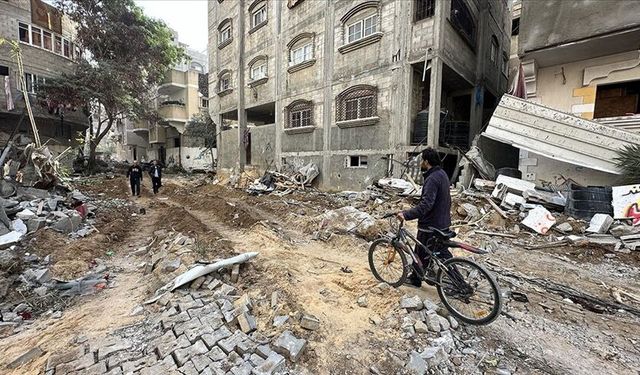 İsrail ordusunun Gazze Şeridi’ne düzenlediği saldırılarda en az 100 kişi öldürüldü