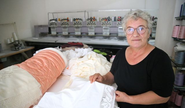 Nakıştan kazandığı parayla çocuklarını büyüttü, iş sahibi oldu