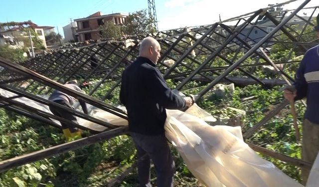 Sağanak ve fırtına sebze ile meyveleri vurdu