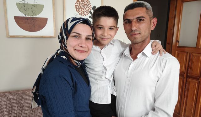 23 Nisan töreninde şarkı söyledi viral oldu
