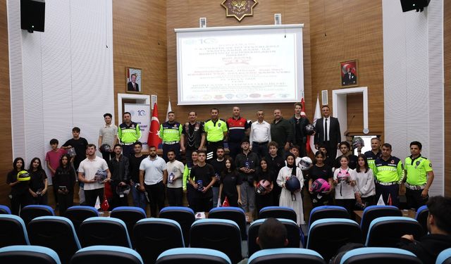 ALKÜ’de 10. yıl coşkusu devam ediyor
