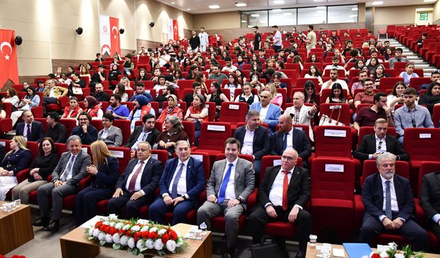 ATÜ'de "Diplomasi Zirvesi: Şekillenen Yeni Dünya" programı başladı