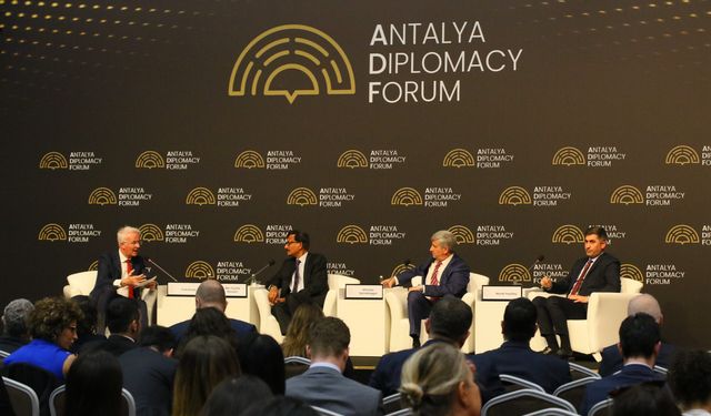 Zorunlu göç masaya yatırıldı: "Çocuklar umudunu yitiriyor, geri dönüş güvenliğe bağlı"
