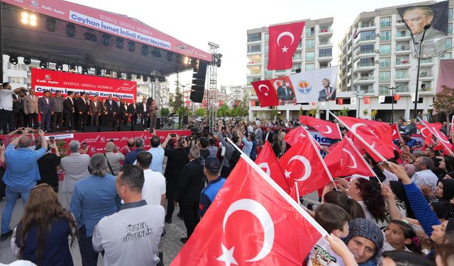 Ceyhan İsmet İnönü Kent Meydanı açıldı