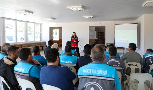 Alanya Belediyesi personeline kurum içi eğitim