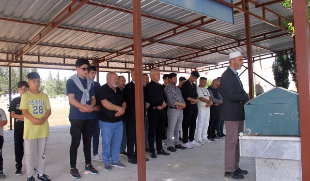 Antalya'da düştüğü sulama kanalında ölen çocuk defnedildi