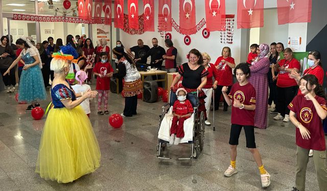 Balcalı Hastanesi'nde 23 Nisan coşkusu