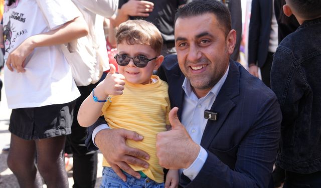 Başkan Kozay'dan 23 Nisan mesajı: "En büyük yatırımı çocuklarımıza yapıyoruz"