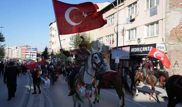 Burdur'da temsili Yörük göçü renkli görüntülere sahne oldu