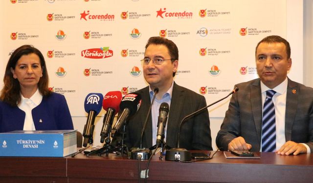 DEVA Partisi Genel Başkanı Ali Babacan, Antalya Gazeteciler Cemiyetini ziyaret etti