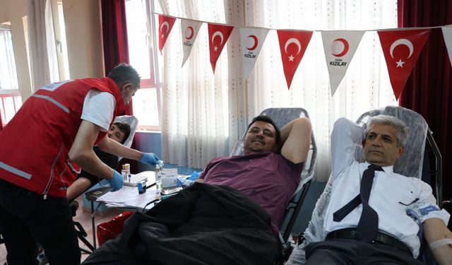 Öğrenciler büyüklere hem umut hem örnek oldu