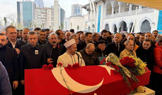 Ünlü sanatçı Volkan Konak için İstanbul’da cenaze töreni düzenlendi