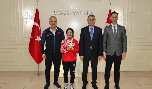 Vali Toros, Avrupa şampiyonu halterci Gamze Altun'u ağırladı