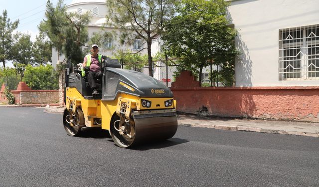 Yüreğir Belediyesi asfalt çalışmalarını aralıksız sürdürüyor