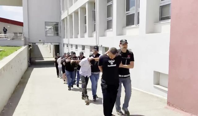 Adana'da kilolarca esrar, bonzai ve binlerce hap ele geçirildi: 55 tutuklama