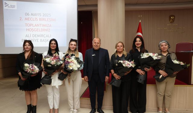 Başkan Demirçalı meclis üyelerinin Anneler Gününü kutladı