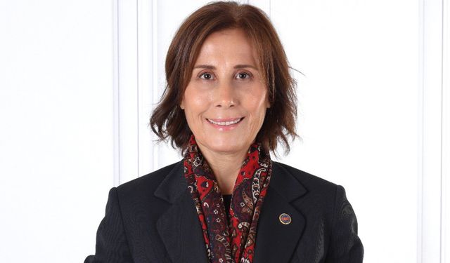 Başkan Tekin'den 1 Mayıs mesajı: "Hiçbir emeğin görünmez olmadığı bir gelecek hayaliyle mücadele ediyoruz"
