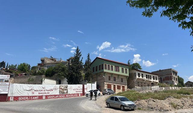 Depremin yıktığı tarihi mekanların restorasyonları bekleniyor