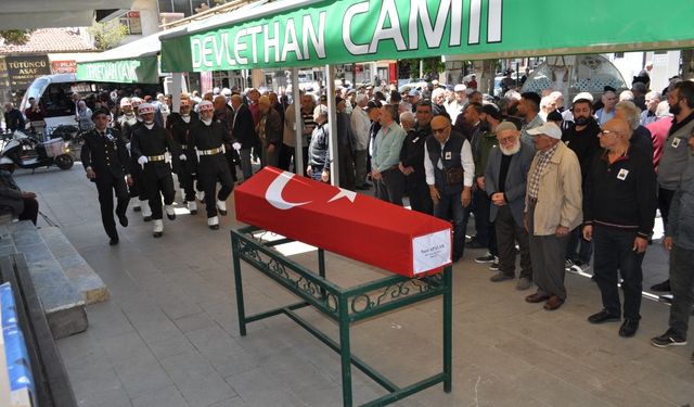 Emekli Astsubay Nuri Apalak, askeri törenle son yolculuğuna uğurlandı