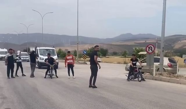 Hatay'da yatarak yarışan 2 motosiklet sürücüsüne 96 bin TL ceza