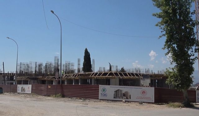Kahramanmaraş'ın eski mahallelerinde deprem konutları yükseliyor