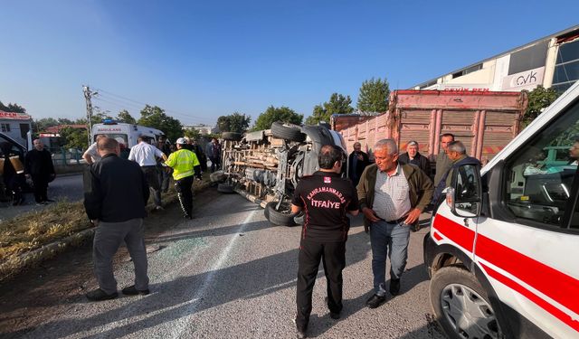 Kahramanmaraş'ta işçi servisi ile otomobil çarpıştı: 12 yaralı